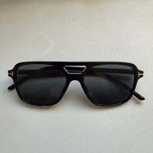 Black Aviator Sunglasses
